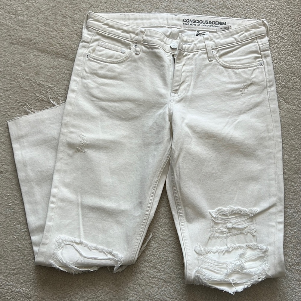 H&M Conscious denim white 28 low waist ankle